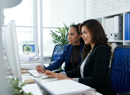 sideimg-us-based-client-management-team